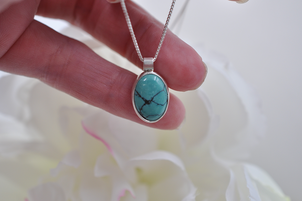 Small Vertical Oval Hubei Turquoise Sterling Silver Necklace