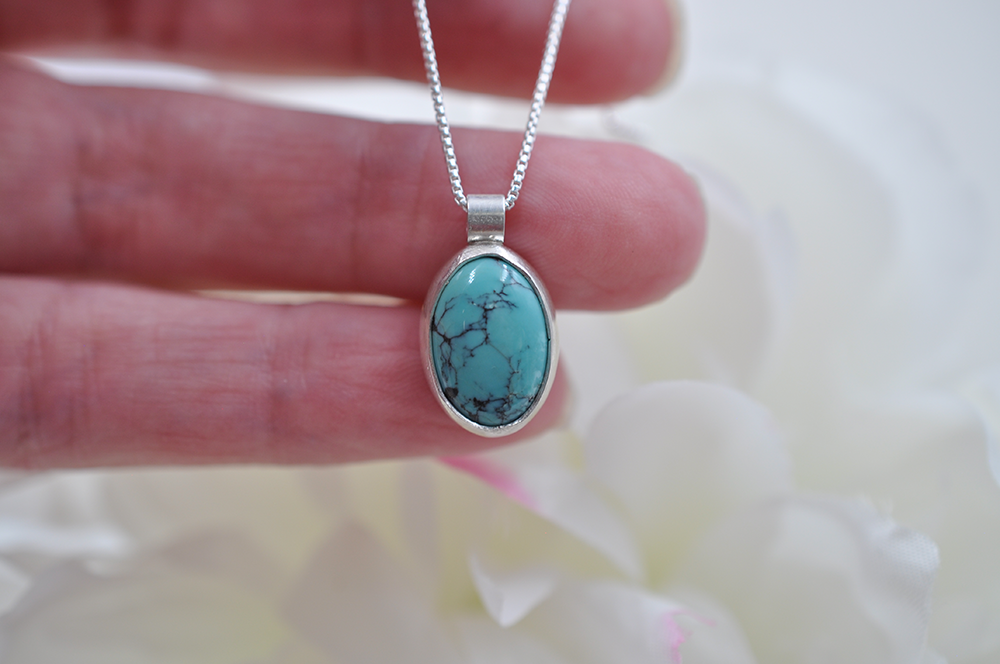 Small Vertical Oval Hubei Turquoise Sterling Silver Necklace