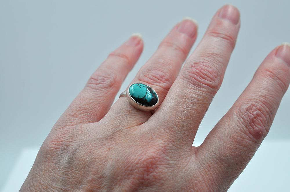 Hubei Turquoise and Sterling Silver Horizontal Oval Ring • US Size 7