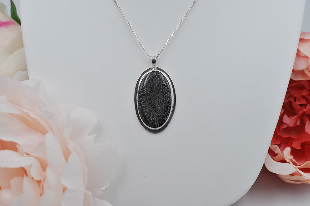 Large Oval Stingray Coral Necklace in Sterling Silver