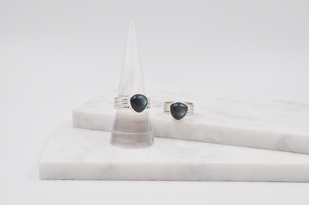 Triangle Labradorite Triple Band Sterling Silver Joia Ring