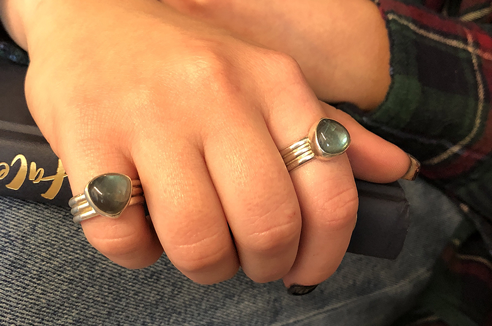 Triangle Labradorite Triple Band Sterling Silver Joia Ring