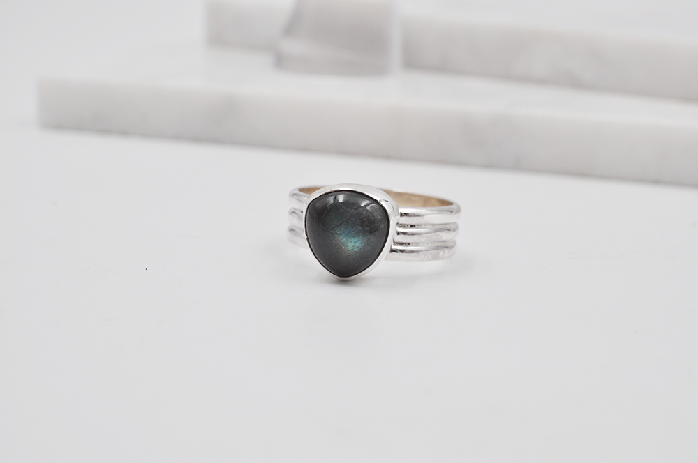 Triangle Labradorite Triple Band Sterling Silver Joia Ring