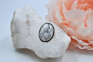 Large Oval Howlite and Sterling Silver Ring • US Size 8