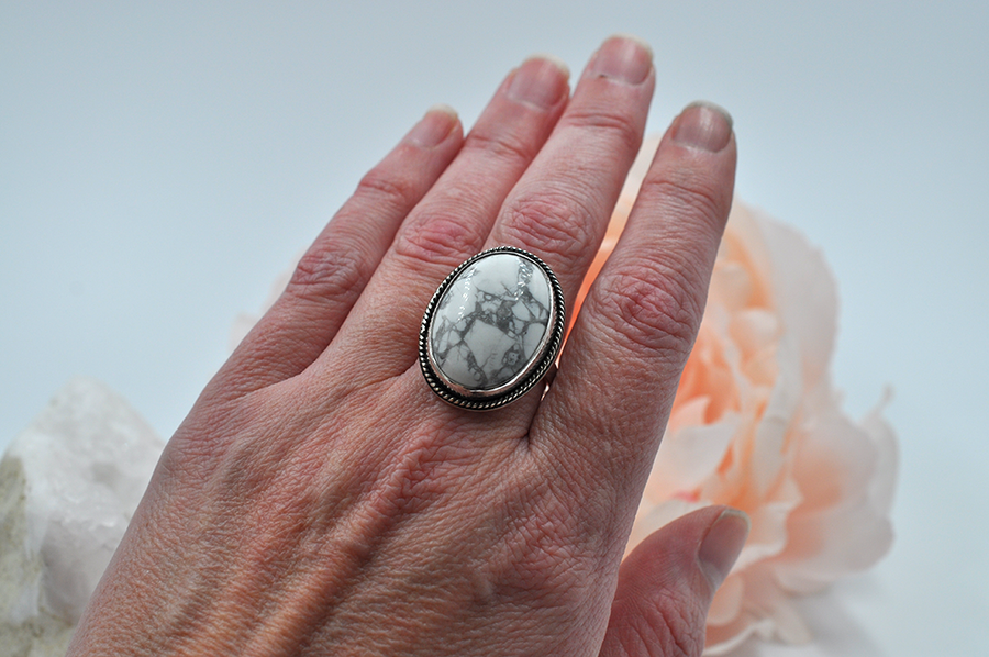 Large Oval Howlite and Sterling Silver Ring • US Size 8